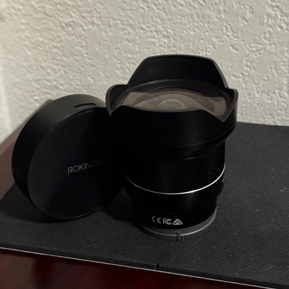 Rokinon AF 14MM F/2.8 FE E-Mount Lens With Cap no Box